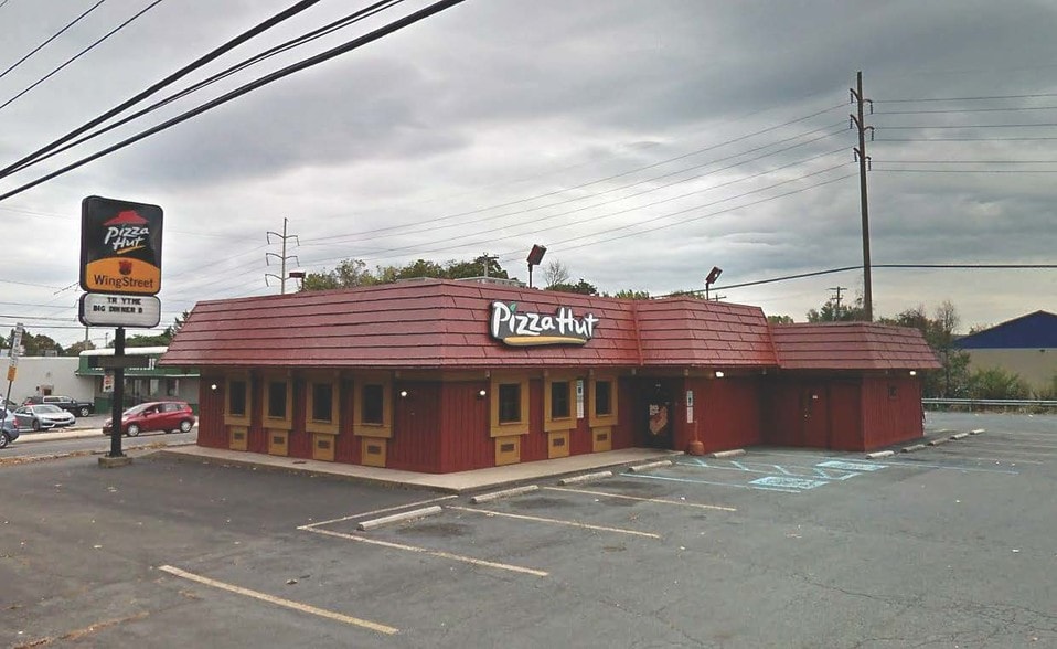 More Photos Of 2920 Penn Ave, Reading Storefront For Lease