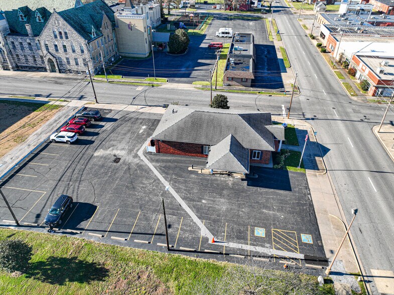 More Photos Of 630 Jefferson St, Paducah Office For Sale
