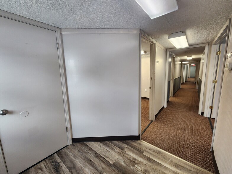 More Photos Of 707 Widewater Dr, Lafayette Warehouse For Lease