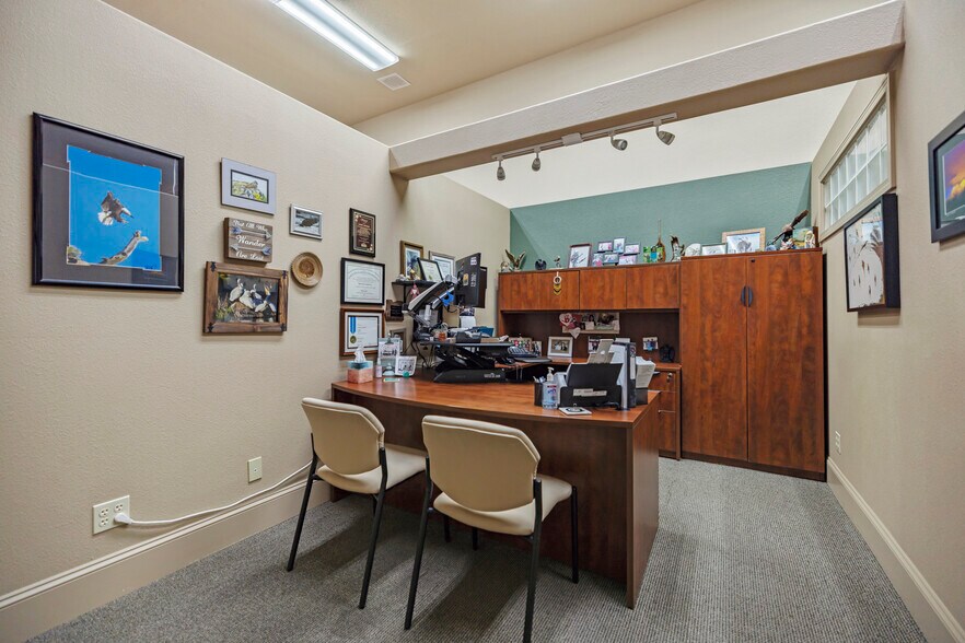 More Photos Of 513 Main St, Klamath Falls Specialty For Sale