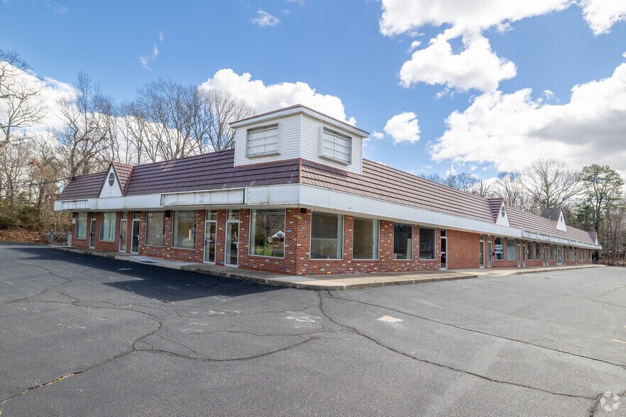 More Photos Of 200-232 Middle Country Rd, Middle Island General Retail For Lease