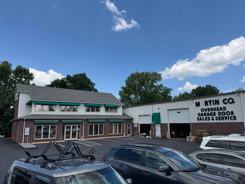 More Photos Of 3025 N Saint Peters Pky, Saint Peters Showroom For Sale