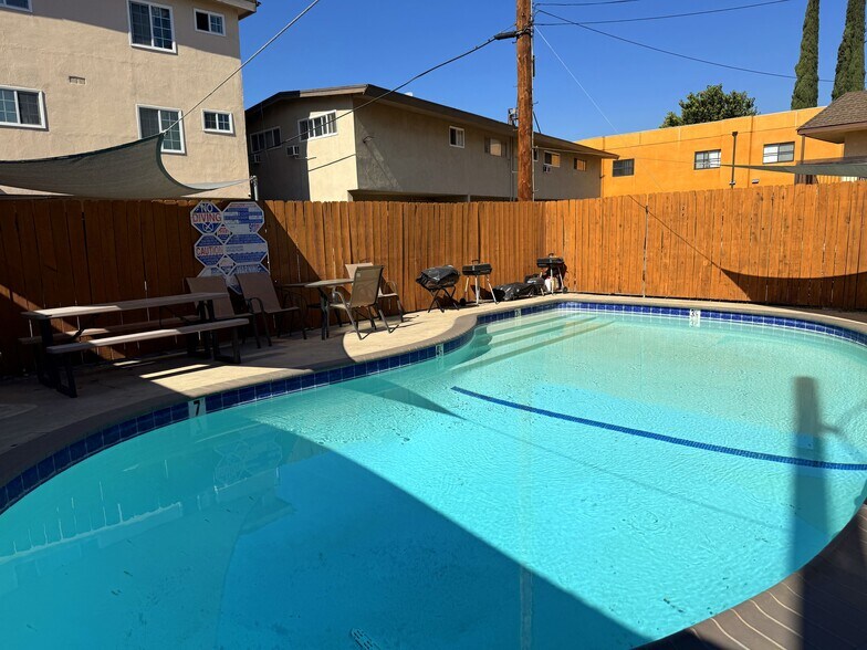 More Photos Of 1814 Grismer Ave, Burbank Apartments For Sale