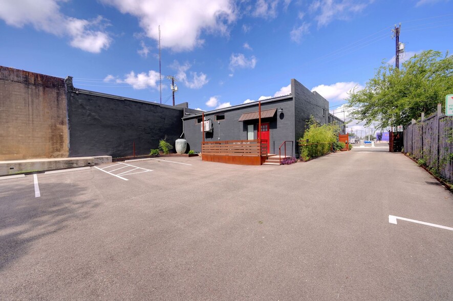 More Photos Of 154 Fredericksburg Rd, San Antonio Office For Lease