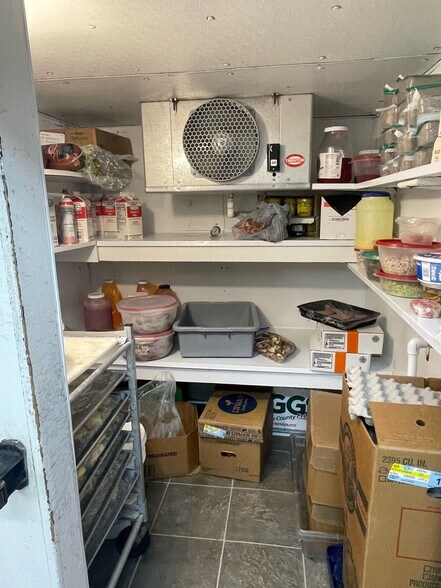 More Photos Of 100 Delaware Ave, Hurlock Restaurant For Sale