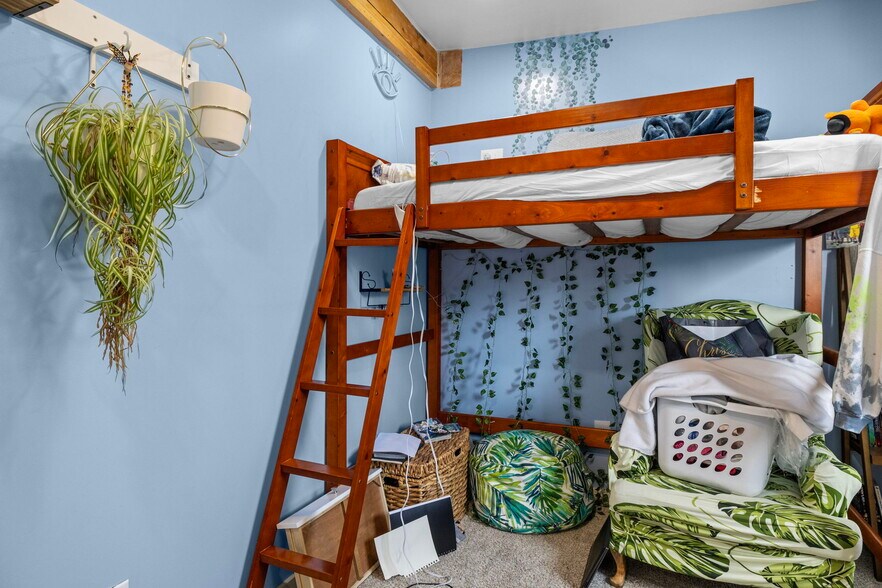 More Photos Of 180 Main St, North Woodstock Hotel For Sale