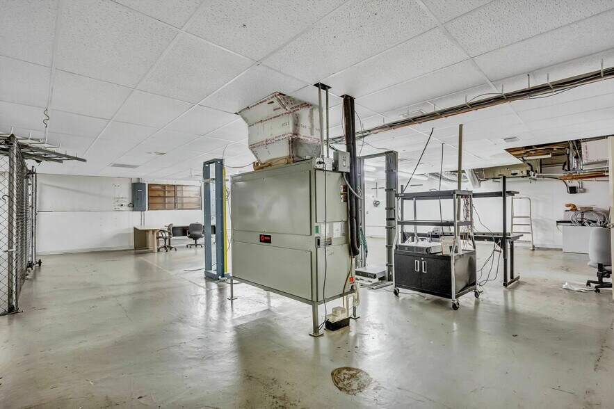 More Photos Of 902 E New Haven Ave, Melbourne Coworking Space