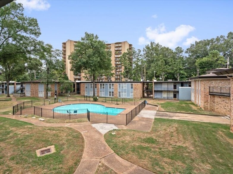 More Photos Of , Memphis Multifamily For Sale