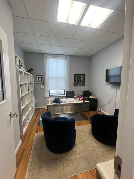 More Photos Of 3107-3109 M St NW, Washington Storefront Retail Office For Lease