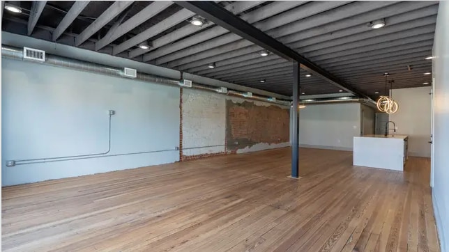 More Photos Of 216 E Rogers Blvd, Skiatook Storefront Retail Office For Sale