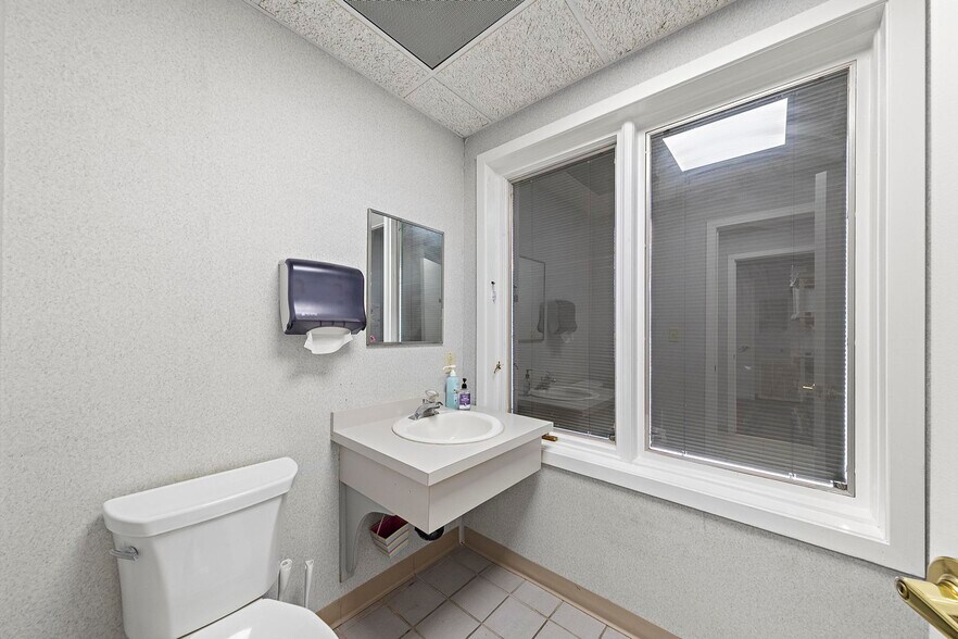 More Photos Of 257 Monmouth Rd, Oakhurst Medical For Sale