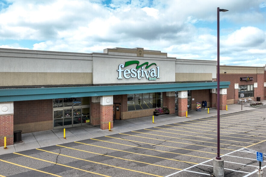 More Photos Of 2218-2258 NW Bunker Lake Blvd, Andover General Retail For Lease