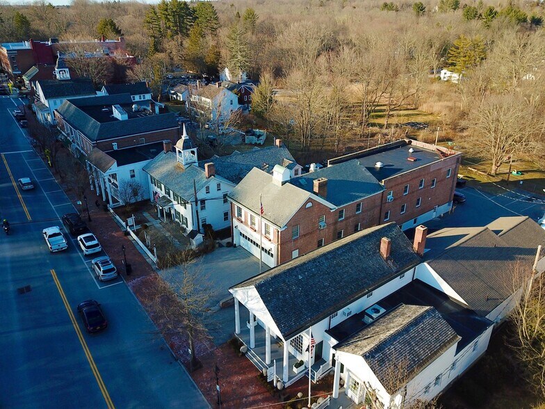More Photos Of 34 Village Grn, Bedford Specialty For Sale