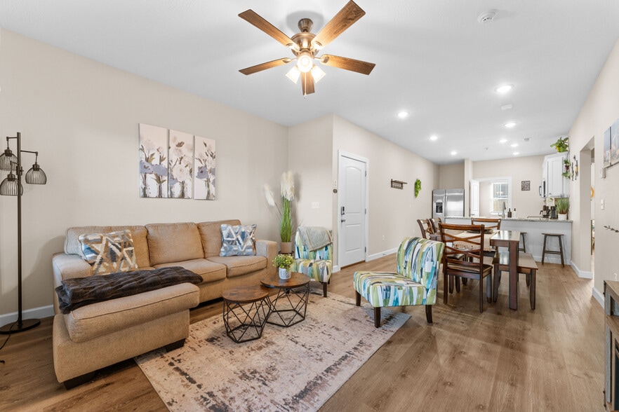 More Photos Of 3002 N Vineyards Ter, Branson General Retail For Sale