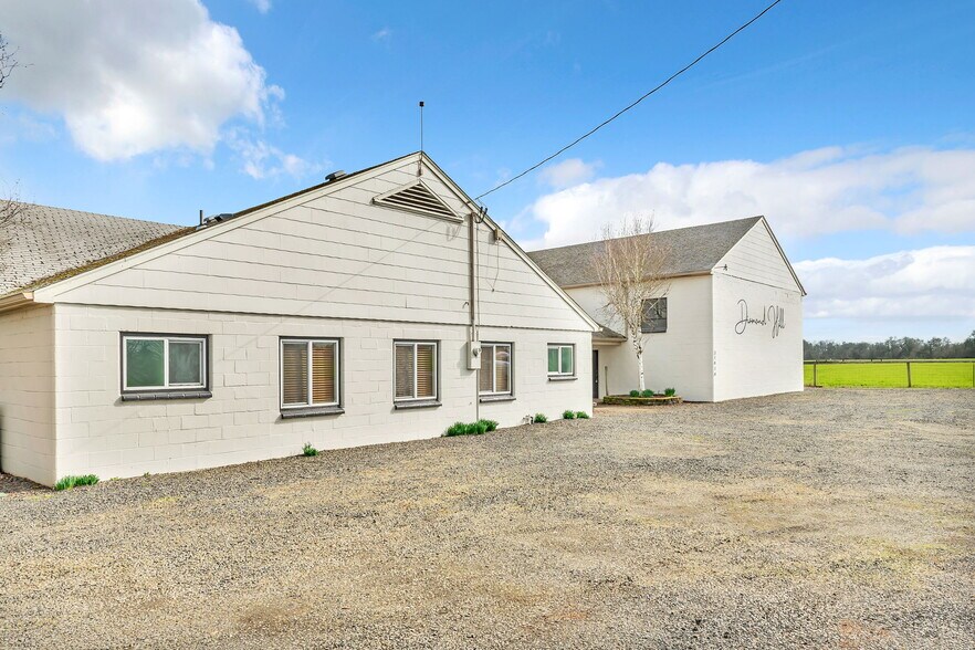 More Photos Of 31414 Harris Dr, Harrisburg Lodge Meeting Hall For Sale