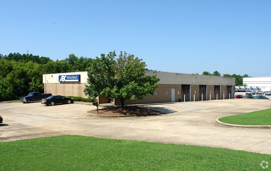 Primary Photo Of 220 W Oxmoor Rd, Birmingham Light Distribution For Lease