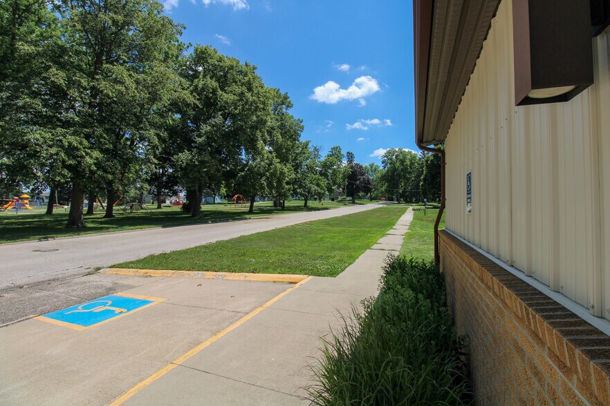 More Photos Of 100 E 3rd St, Galva Office For Sale