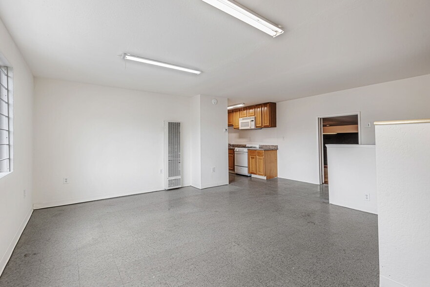 More Photos Of 2915 Keith St, San Francisco General Retail For Lease