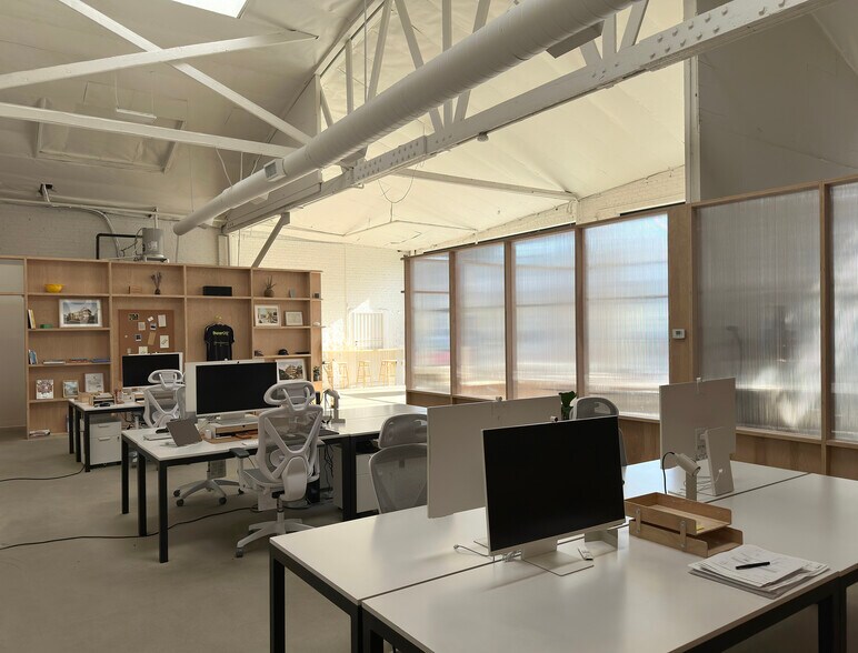 More Photos Of 725 Mateo St, Los Angeles Warehouse For Lease