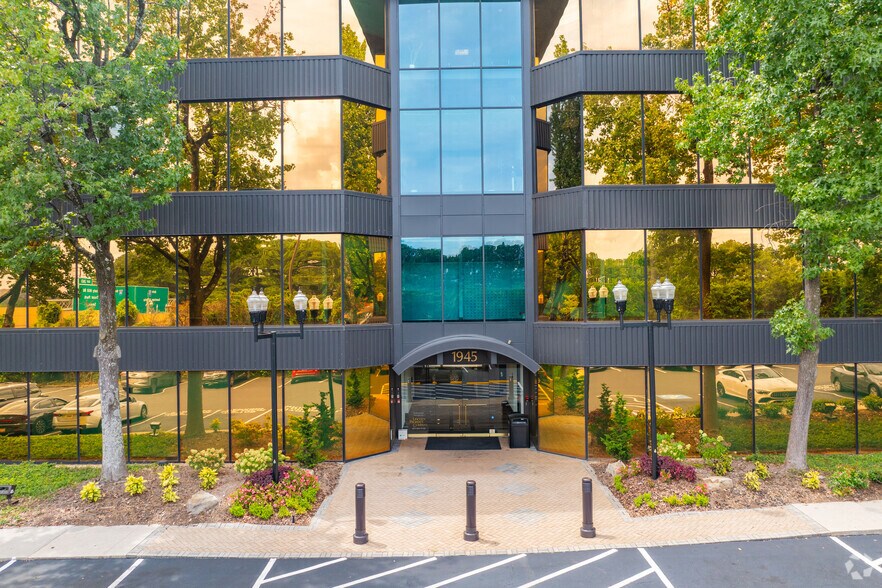 More Photos Of 1945 The Exchange SE, Atlanta Office For Sale