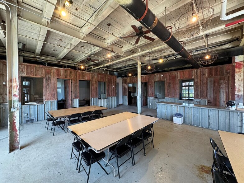 More Photos Of 24 S Brooke St, Fond Du Lac Office For Sale