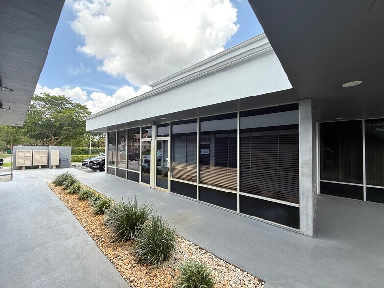 More Photos Of 11471 W Sample Rd, Coral Springs Unknown For Lease