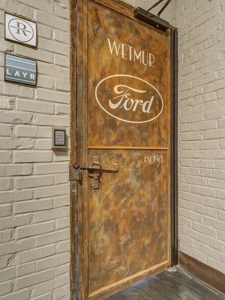 More Photos Of 101 E Allen St, Hendersonville Medical For Lease
