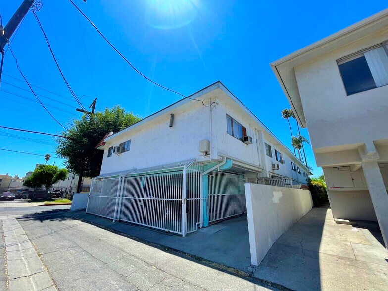 More Photos Of 19103 Sherman Way, Reseda Apartments For Sale