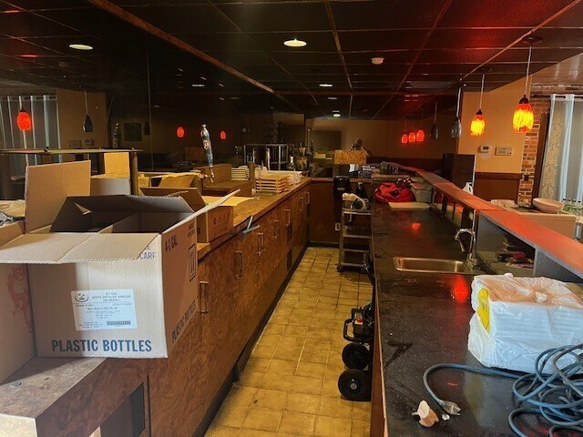 More Photos Of 1975 W Broadway Blvd, Sedalia Restaurant For Sale