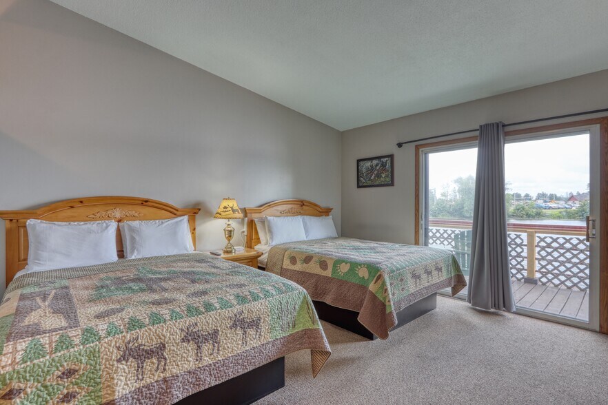 More Photos Of 10429 State Road 27, Hayward Hotel For Sale