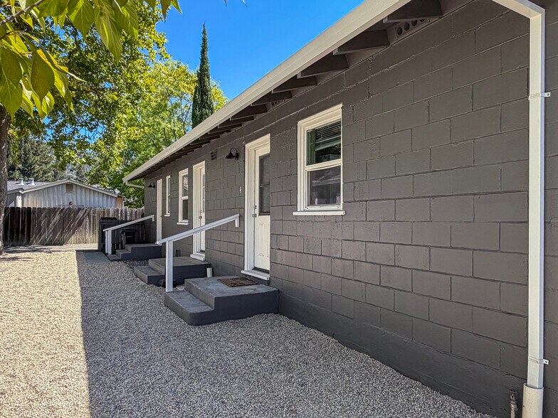 More Photos Of 1701 Lake St, Calistoga Apartments For Sale