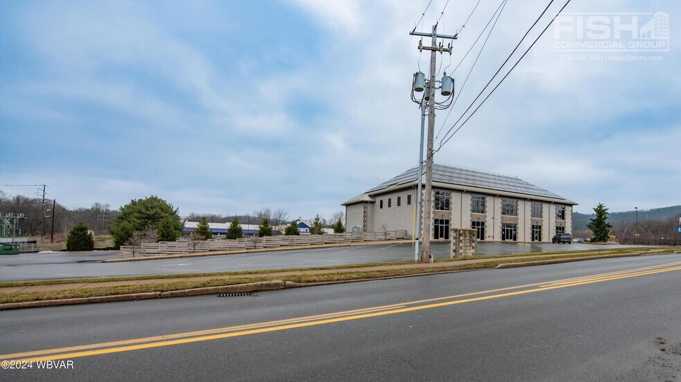 More Photos Of 635 N Loyalsock Ave, Montoursville Office For Sale
