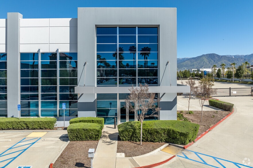 More Photos Of 9712 Alabama St, Redlands Distribution For Lease