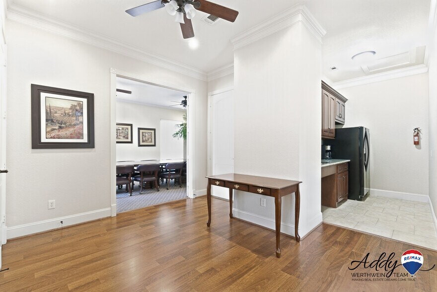 More Photos Of 11601 Spring Cypress Rd, Tomball Medical For Sale