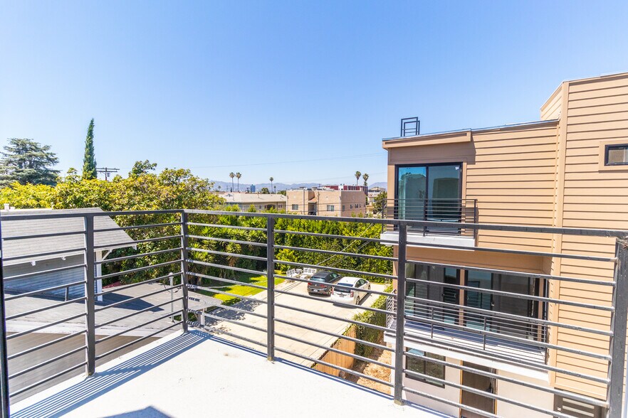 More Photos Of 4505 18th, Los Angeles Apartments For Sale