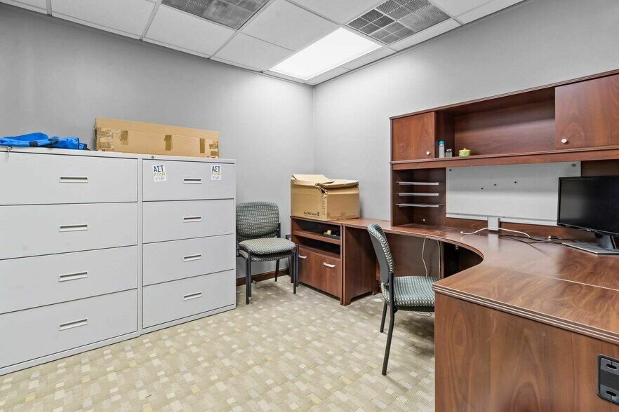 More Photos Of 3334 Founders Rd, Indianapolis Office For Sale