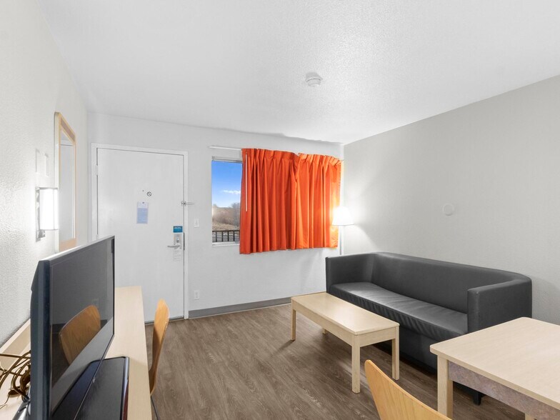 More Photos Of 1150 Wilkins Cir, Casper Hotel For Sale