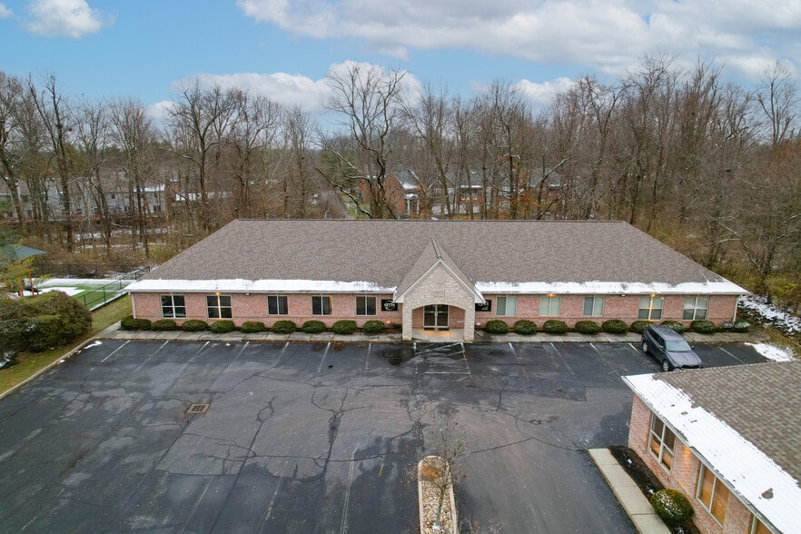 More Photos Of 9155 Governors Way, Cincinnati Office For Sale