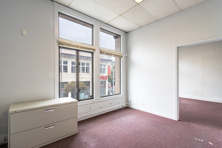More Photos Of 1307-1311 Sutter St, San Francisco Storefront Retail Office For Sale