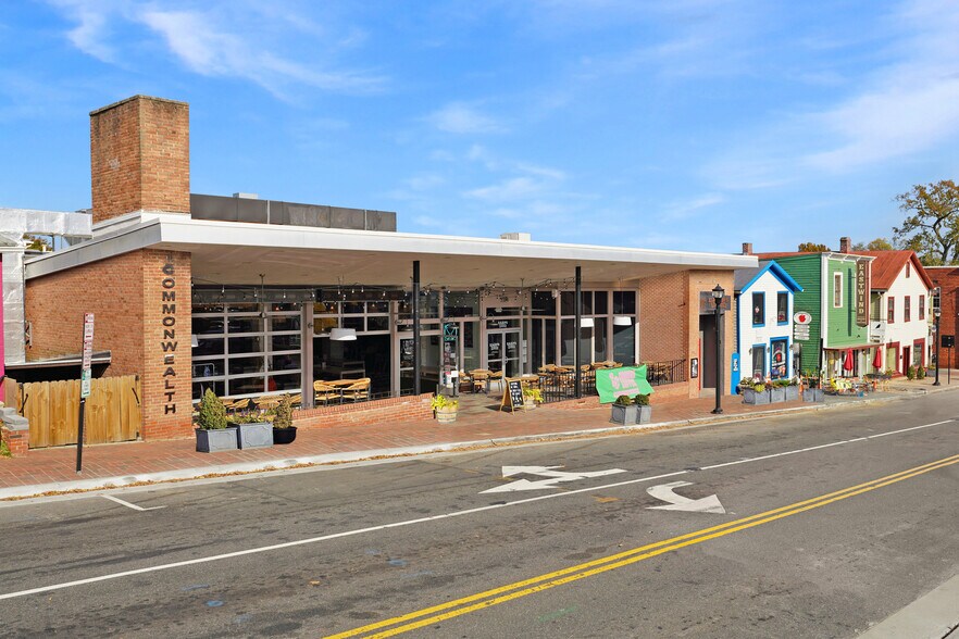 More Photos Of 10426 Main St, Fairfax Freestanding For Sale