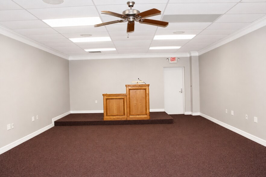 More Photos Of 3016 E Villa Maria Rd, Bryan Freestanding For Sale