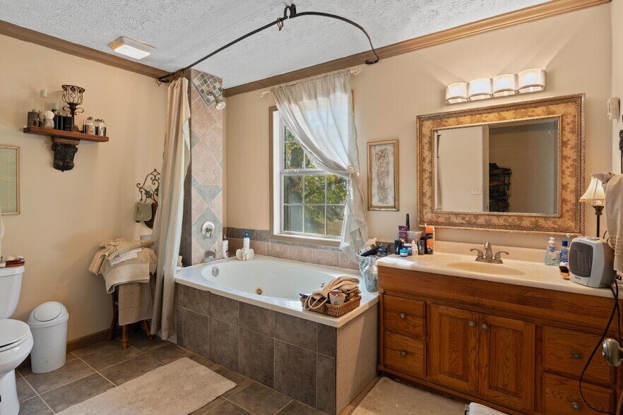 More Photos Of 607 Butts Mill Rd, Pine Mountain General Retail For Sale