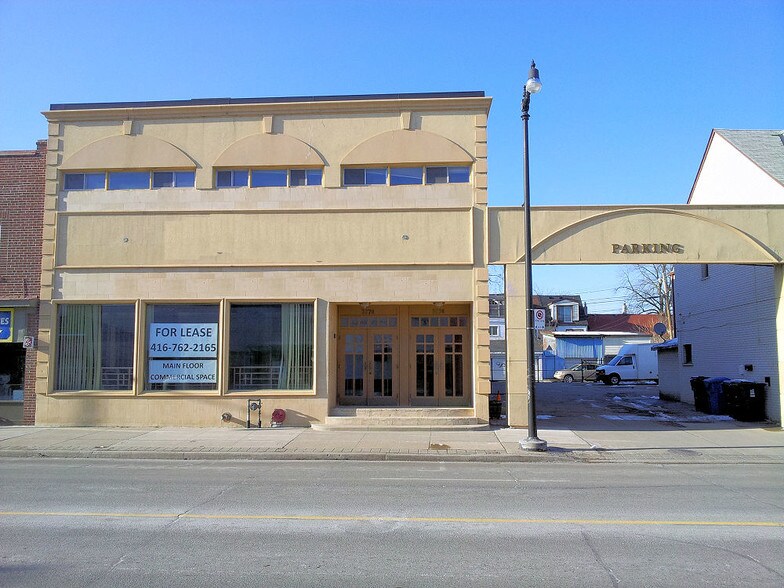 More Photos Of 3276-3278 Dundas St W, Toronto Storefront Retail Office For Lease