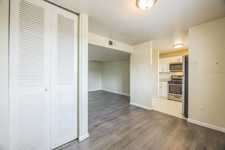 More Photos Of 601 Buttonwood Ave, Maple Shade Township Apartments For Sale