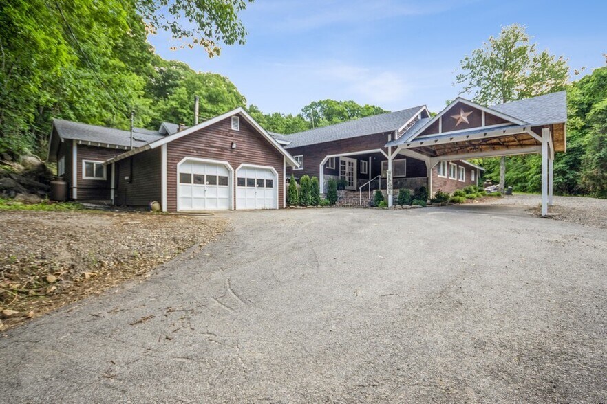 More Photos Of 584 Milltown Rd, Brewster Village Specialty For Sale