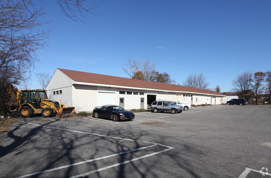 More Photos Of 164 Old Gate Ln, Milford Warehouse For Lease