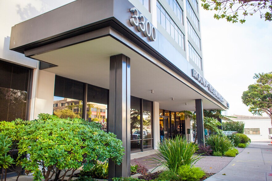 More Photos Of 3300 Webster St, Oakland Medical For Lease