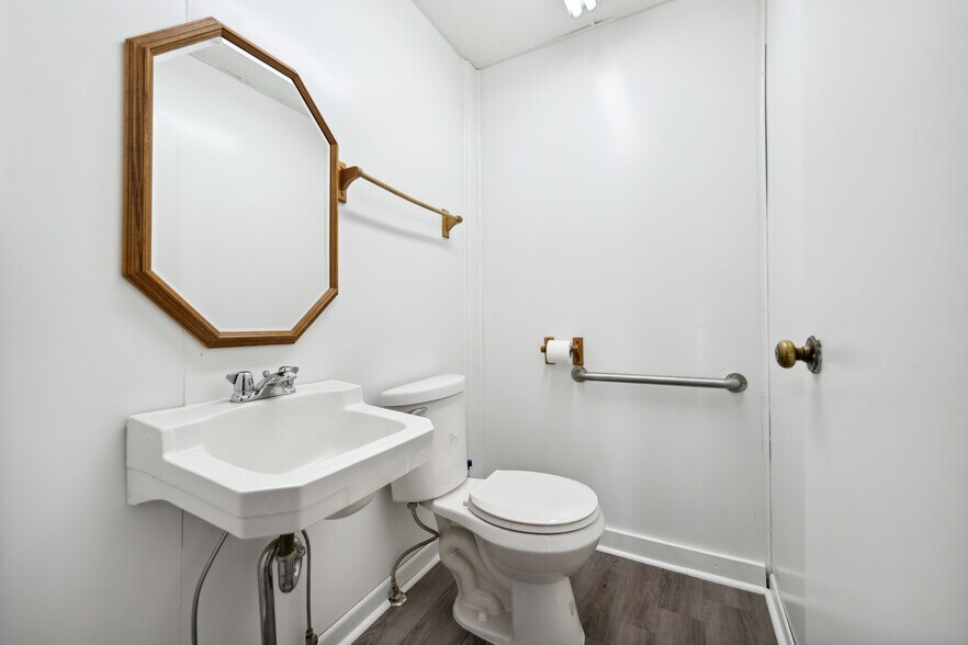 More Photos Of 314-316 W Main St, Monongahela Storefront Retail Office For Sale