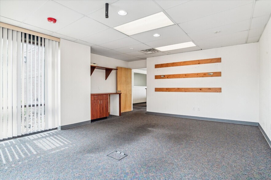 More Photos Of 5105 S Santa Fe Dr, Littleton Medical For Sale