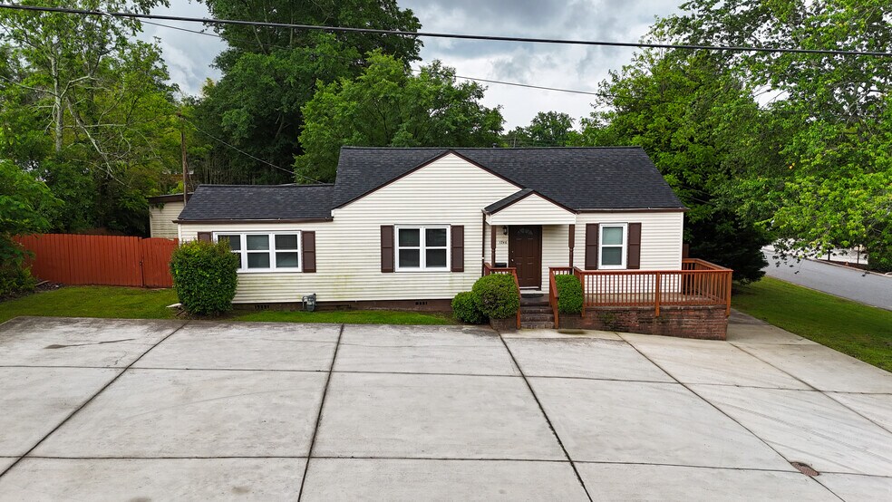 More Photos Of 1746 Hazelwood Dr SE, Marietta Office For Sale